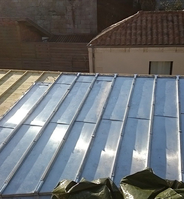 Spécialistes en Travaux de Zinguerie à Senlis (60360) et dans l'Oise (60) : Installation et Réparation